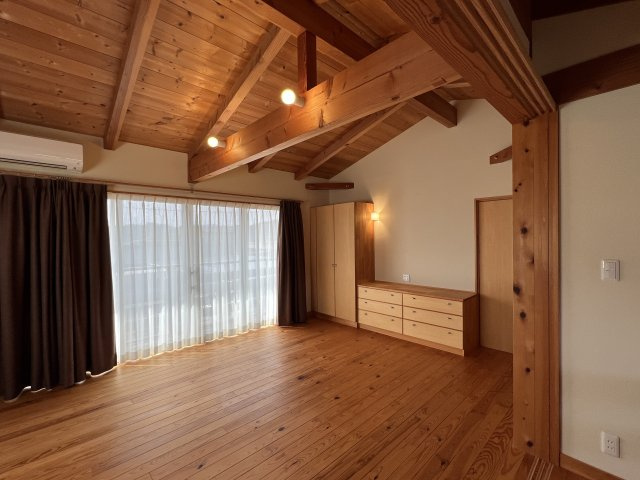 苫田郡鏡野町薪森原　中古住宅6DK+Sの洋室|2F15.5帖