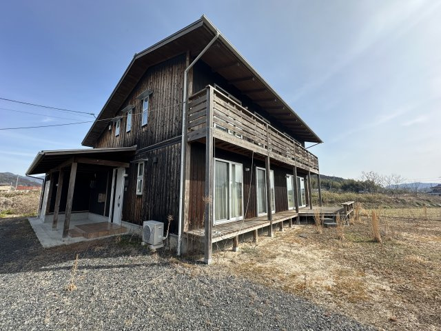 苫田郡鏡野町薪森原　中古住宅6DK+Sの外観