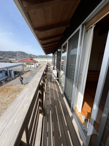 苫田郡鏡野町薪森原　中古住宅6DK+Sのバルコニー