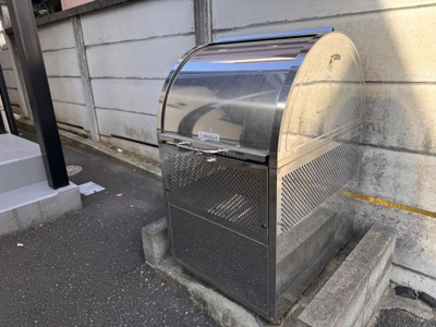 【その他共用部分】 | ハイツシンフォニー | ゴミ置場（散乱しないようなゴミ箱は貴重な存在）