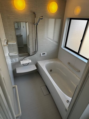 東御市海善寺の浴室|窓もあるので換気などもしっかりできます！！