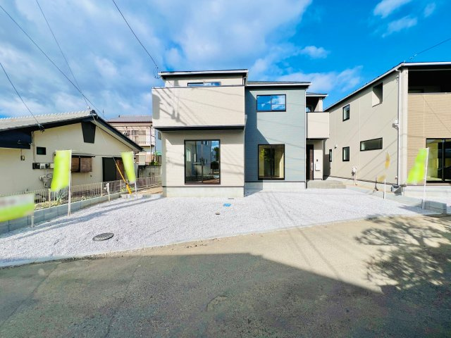 高崎市貝沢町の外観|駐車スペース2台確保！
駐車スペースを確保しながらもBBQや家庭菜園なども出来ちゃいます(^^♪