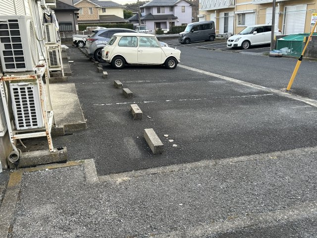 エステートピア幸B棟の駐車場|駐車場