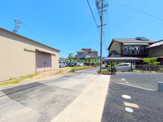 【前面道路含む現地写真】