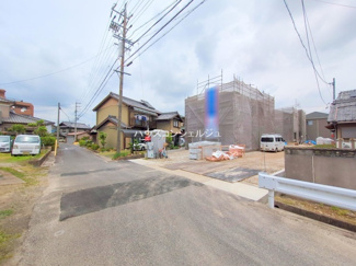 【前面道路含む現地写真】