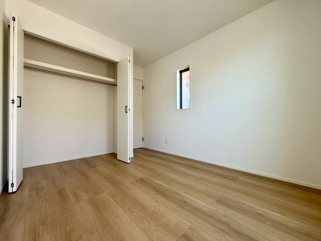 高知市介良2期2棟　1号棟の洋室|落ち着いた色調の洋室です