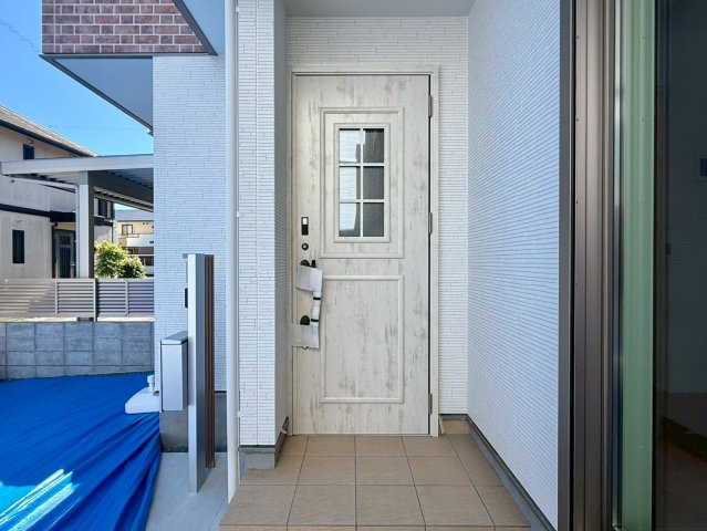 高知市介良2期2棟　1号棟の玄関