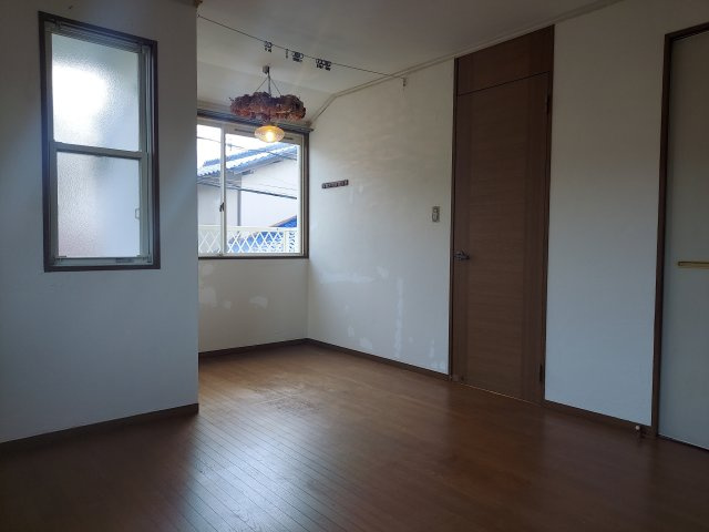 宝塚市中筋1丁目一戸建の洋室|2階洋室約9.5帖