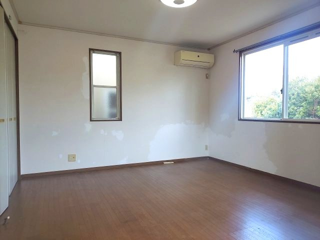 宝塚市中筋1丁目一戸建の洋室|2階洋室約9.5帖