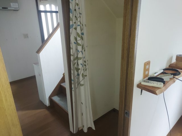 宝塚市中筋1丁目一戸建の収納|1階ホール収納