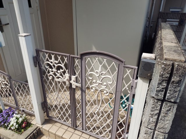 宝塚市中筋1丁目一戸建のその他|玄関前ポーチ