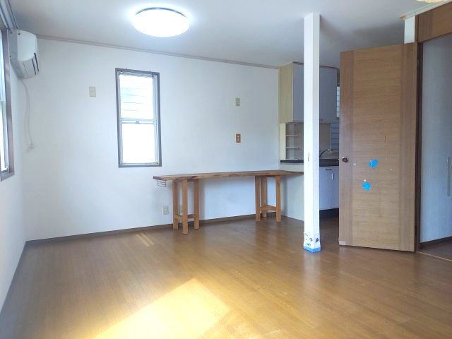 宝塚市中筋1丁目一戸建の居間・リビング