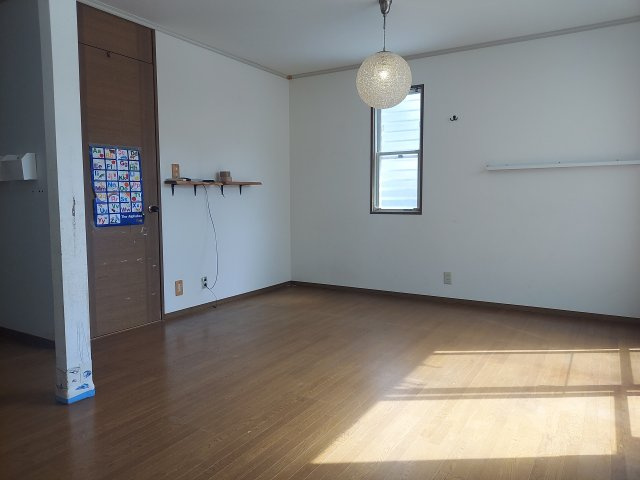 宝塚市中筋1丁目一戸建の居間・リビング