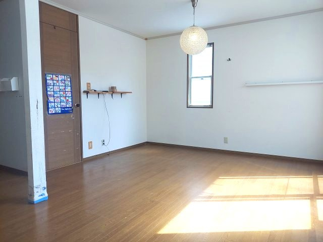 宝塚市中筋1丁目一戸建の居間・リビング