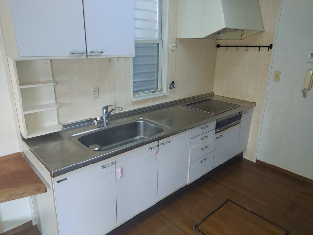 宝塚市中筋1丁目一戸建のキッチン|システムキッチン（IHコンロ）