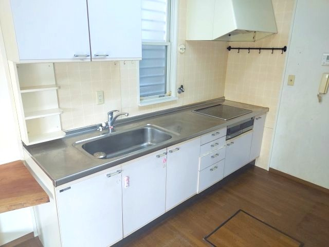 宝塚市中筋1丁目一戸建のキッチン|システムキッチン（IHコンロ）