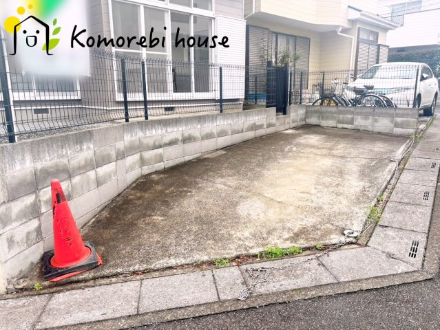 上尾市弁財1丁目　中古一戸建ての駐車場|6/15撮影