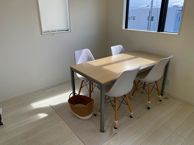 山形市みはらしの丘２丁目　中古住宅の洋室