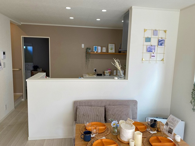 山形市みはらしの丘２丁目　中古住宅の居間・リビング