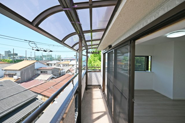 尼崎市金楽寺町2丁目中古戸建│4LDK+駐車1台可のバルコニー|3階バルコニ写真です。物干し金具が設置されています。