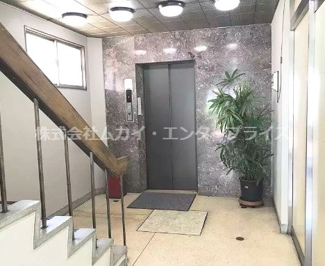 松利ビルのその他共用部分|エレベーターホールございます◎