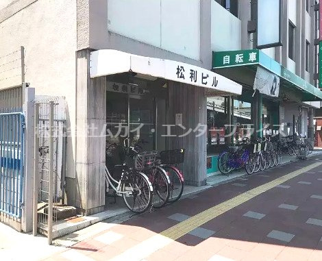 松利ビルのエントランス|落ち着いたエントランスです