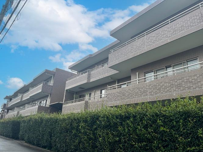 【外観】 | テラス久我山 | 3階建て最上階の東向き住戸　最寄り駅徒歩5分の好立地　新規内装リフォーム済み　安心のアフターサービス保証付き　住宅ローン減税適合物件