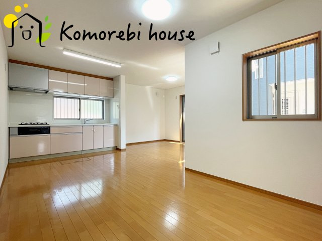 さいたま市北区日進町　中古一戸建て　の居間・リビング|リビングです