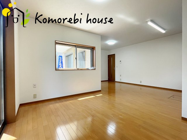 さいたま市北区日進町　中古一戸建て　の居間・リビング|こちらのリビングで趣味の時間をお楽しみください