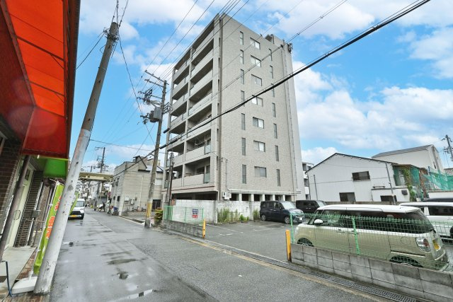 ラウムズ杭瀬の外観|阪神「杭瀬」駅徒歩6分の好立地×2025年2月室内リフォーム済で綺麗なお部屋に生まれ変わりました。即日ご案内可能です◎皆様からのご連絡を心よりお待ちしております。