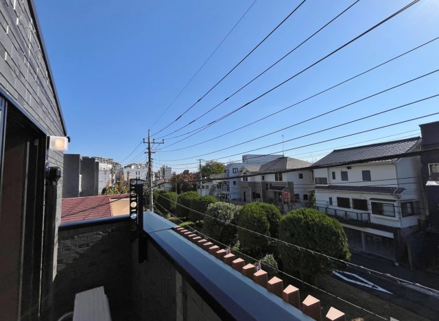 練馬区豊玉南1丁目 全2棟 B号棟の独立洗面台|洗面化粧台は、清潔感の溢れる上品なデザインです
使いやすさにもこだわり三面鏡を採用(B号棟)