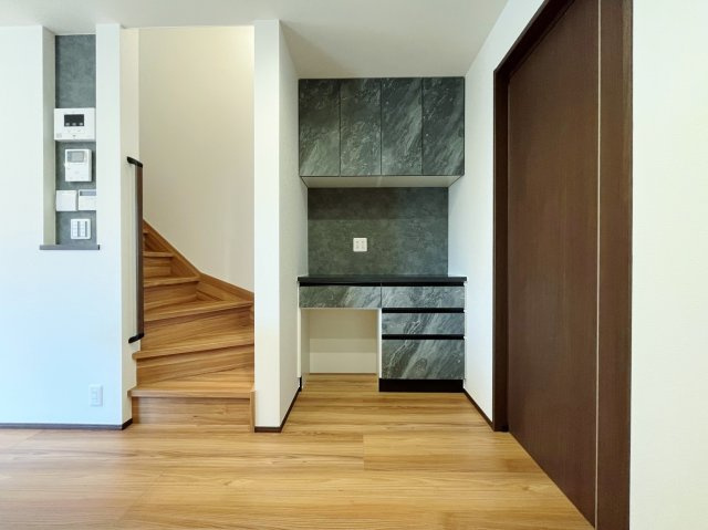 練馬区豊玉南1丁目 全2棟 B号棟の洋室|3階洋室11.1帖は、壁を設けて2部屋として利用可能なフレキシブル設計
お子様の成長やライフスタイルに合わせてお使いいただけます(B号棟)