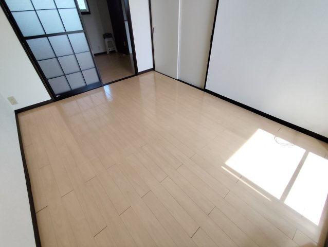 グローバルハウスの洋室