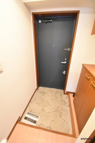 CASSIA江坂　仲介手数料無料の玄関