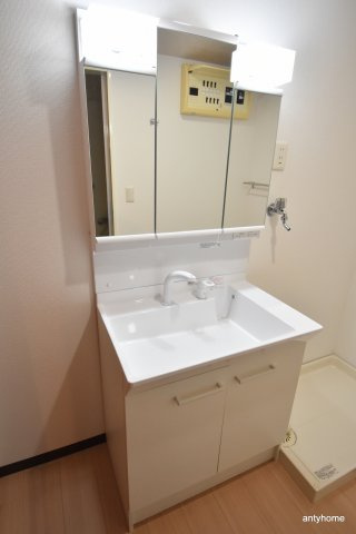CASSIA江坂　仲介手数料無料の洗面所