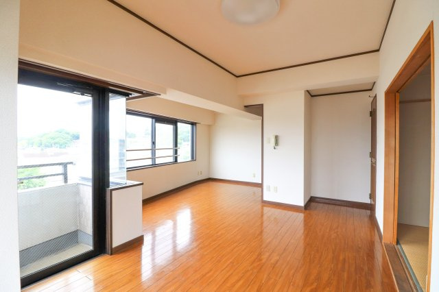 【居間・リビング】の画像