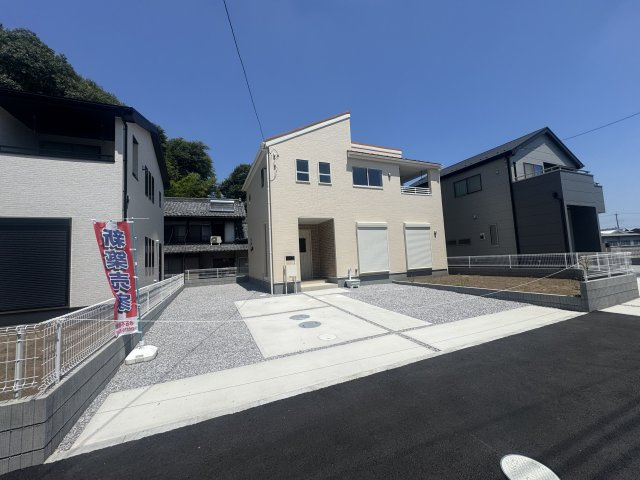 新築　太田市由良町第11　Livele Garden.S　2号棟の駐車場|現地写真　駐車スペースは4台分可能です！
