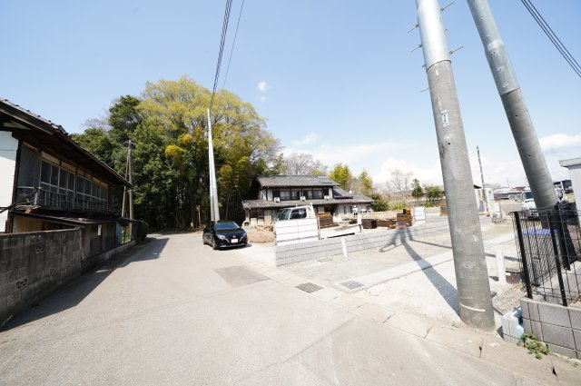 新築　太田市由良町第11　Livele Garden.S　3号棟の前面道路含む現地写真|西側接道幅員約5.2ｍ
