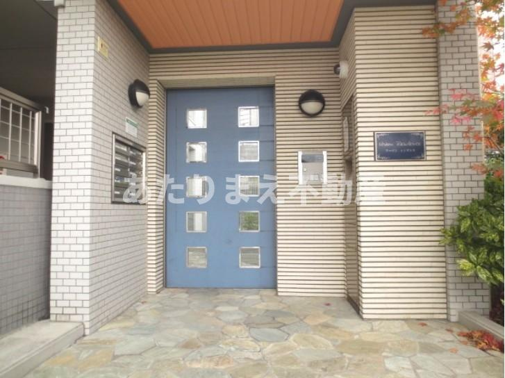 福岡市東区若宮４丁目の賃貸マンションのエントランス