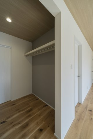 かすみケ丘東のキッチン|ソリッドブラックの上質キッチン。食洗機付きで家事も快適！