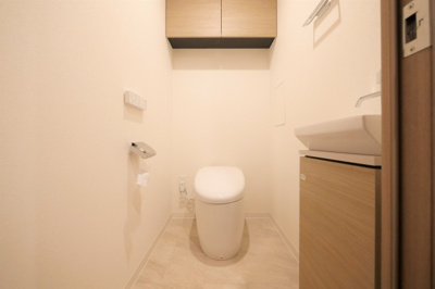 【トイレ】 | ザ・パークハビオ都島フロント | 落ち着いた色調のトイレです