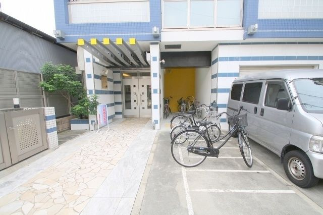 【エントランス】
