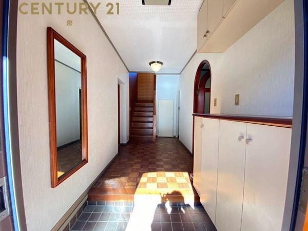 和歌山市毛見中古戸建の玄関