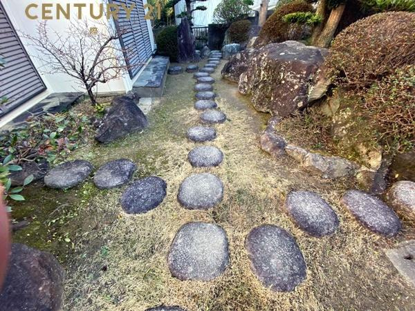 和歌山市毛見中古戸建の庭