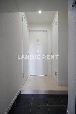 【玄関】 | モダンパラッツォ博多rivaⅡ