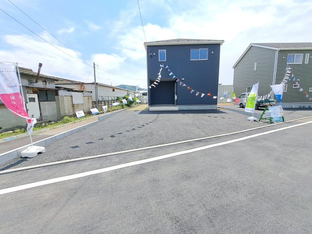 新築　桐生市境野町第6　クレイドルガーデン　2号棟の駐車場|現地写真　駐車スペースは並列3台可能です！
