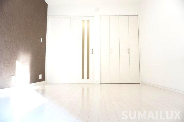 菊池郡菊陽町光の森７丁目のアパートの居間・リビング
