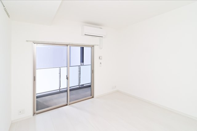 アルファシオ　ミラーニ　13階の居間・リビング|別号室のものです。現状優先になります。
※実際には出窓がございます。