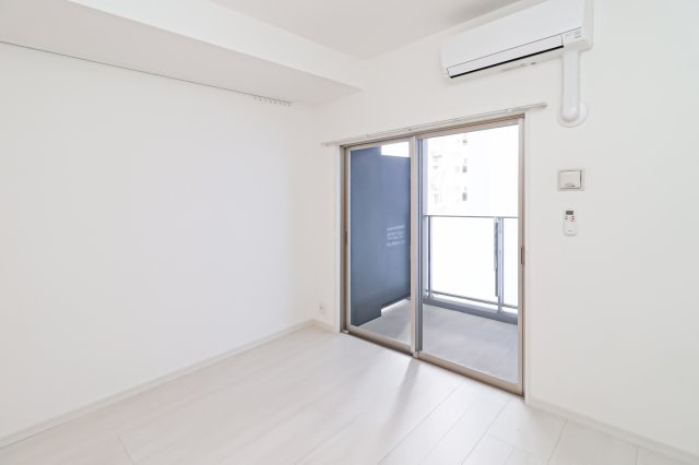 アルファシオ　ミラーニ　13階の居間・リビング|別号室のものです。現状優先になります。
※実際には出窓がございます。