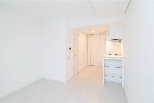 アルファシオ　ミラーニ　13階の居間・リビング|別号室のものです。現状優先になります。
※実際には出窓がございます。